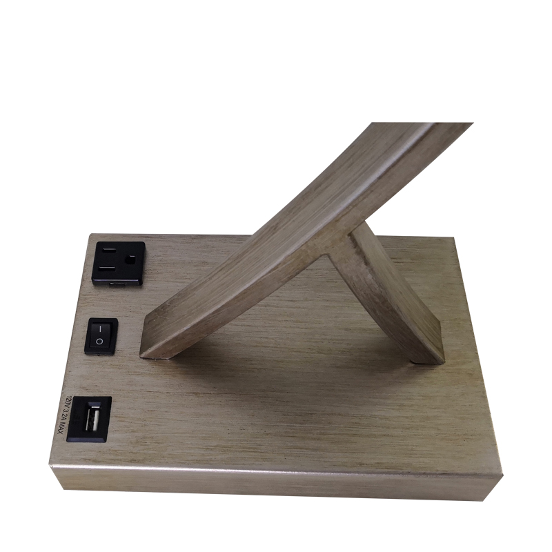 Αντίκες ασημένιο φινίρισμα φινιρίσματος με διακόπτη rocker/off, βολικό πρίζα και θύρα φόρτισης USB στο Owonroom