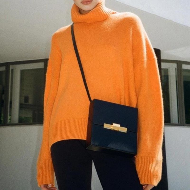 Χαλαρό πουλόβερ της συμπαγής χελώνας