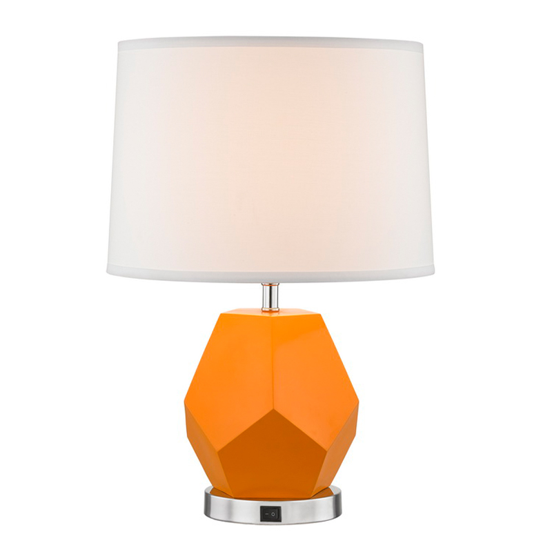 Hampton Inn Hotel Table Lamp με σώμα ρητίνης και ένα/off rocker switch στο δωμάτιο ξενοδοχείου