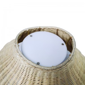 Treehouse Hotel Rattan Table Lamp με φυσικό σώμα μπαστούνι στο δωμάτιο ξενοδοχείου