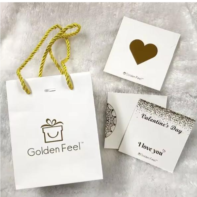 Τυπωμένη πολυτελή μικρά ανακυκλωμένα τσάντες ψώνια δώρο δώρο τσάντες με όνομα επιχείρησης για συσκευασία κοσμημάτων με λαβή