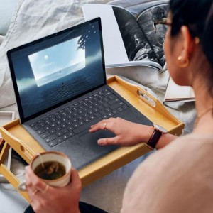 Μπαμπού πτυσσόμενο τραπέζι του δίσκου πρωινού